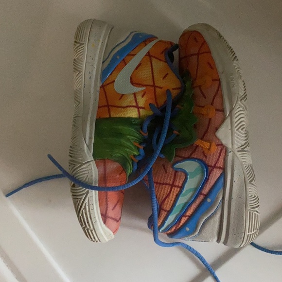 Nike Kyrie 5 spongebob pineapple house. - Picture 6 of 6